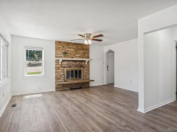 4th image of 1645 6th Avenue