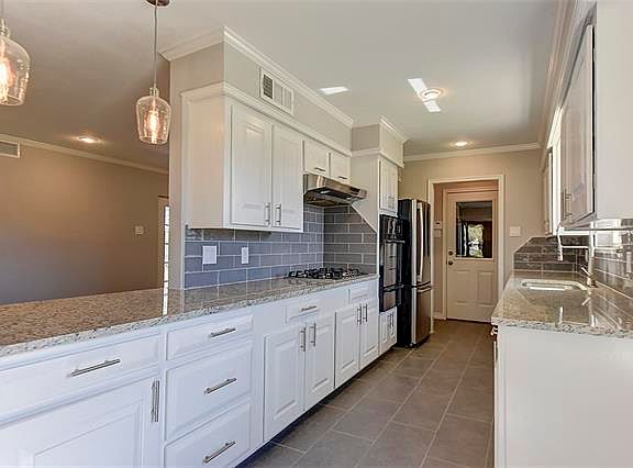 5th image of 8406 Banquo Dr