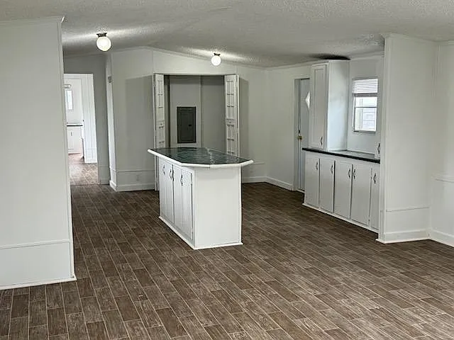 818 Limestone Ct — Photo 3