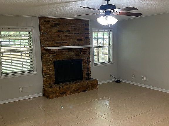 3rd image of 8307 Oxford Dr