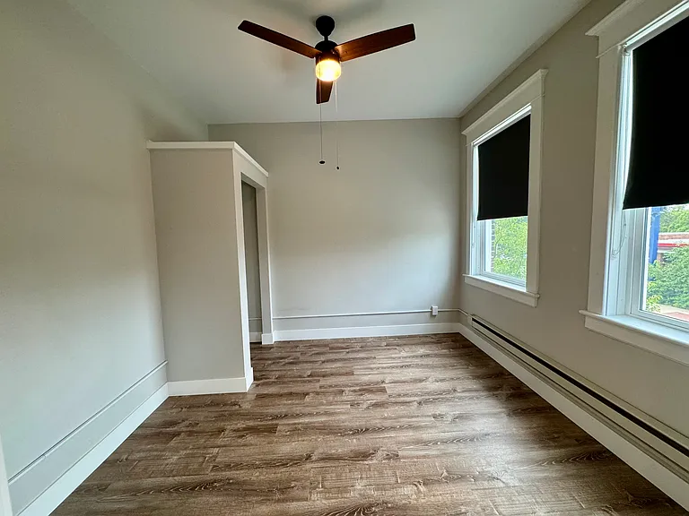 127 1st St SE #1 — Photo 8