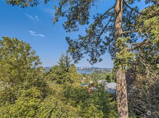 7239 SE 27th St N, Mercer Island, WA 98040