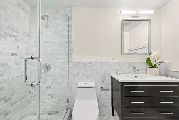 Sold by R New York | media 8