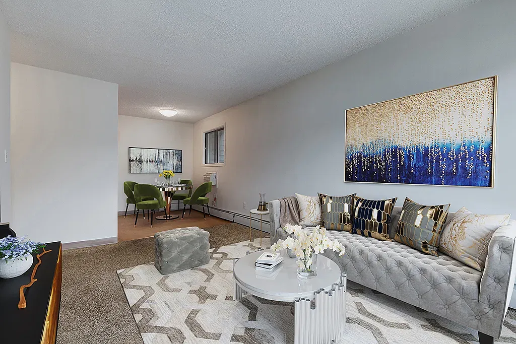 Mosaic Manor — Photo 4