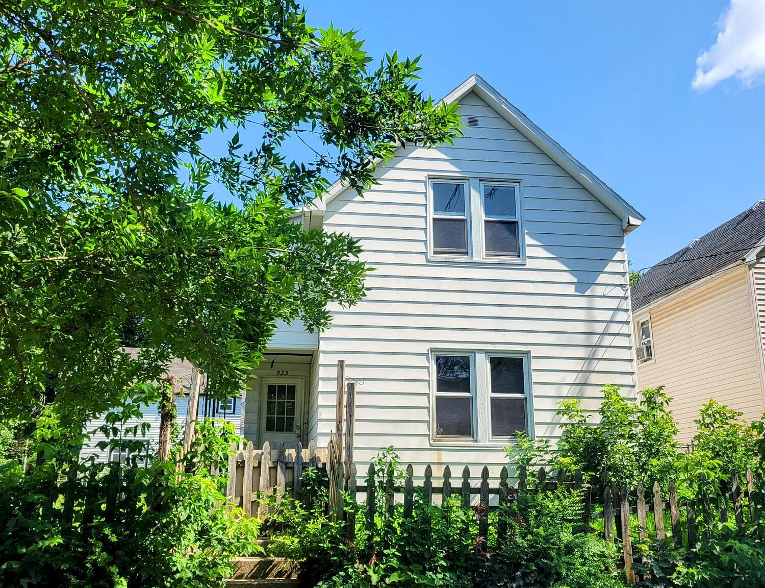 523 Crosby St NW, Grand Rapids, MI 49504 Zillow