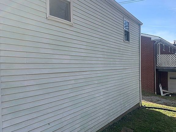 2nd image of 914 Western Ave