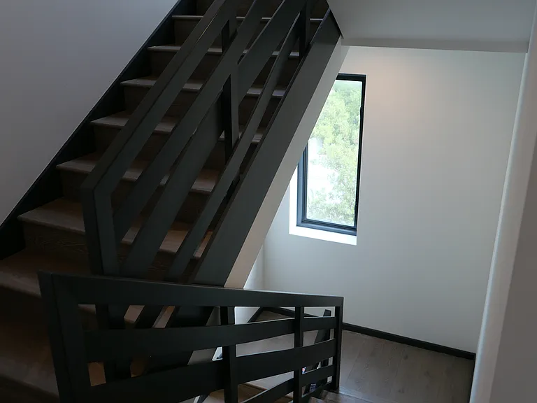 1826 S Redondo Blvd — Photo 12