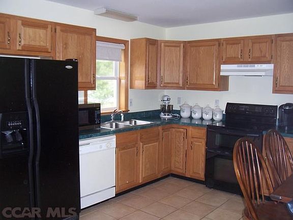 3rd image of 3040 Carnegie Dr