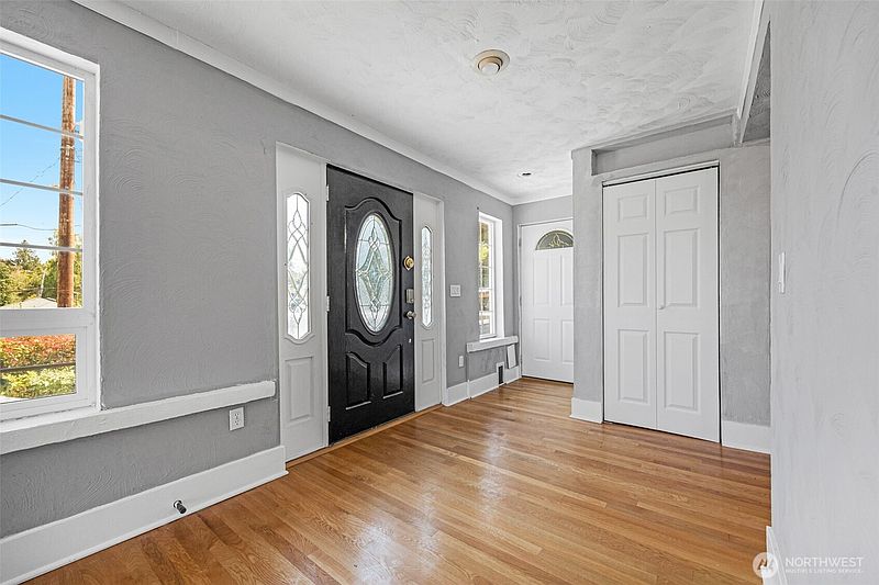 4th image of 9615 56th Avenue S