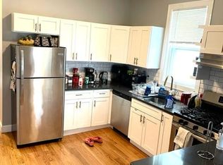 905 Saratoga St #1R, Boston, MA 02128
