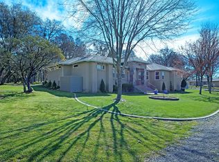 2847 Sierra Vista Rd, Rescue, CA 95672