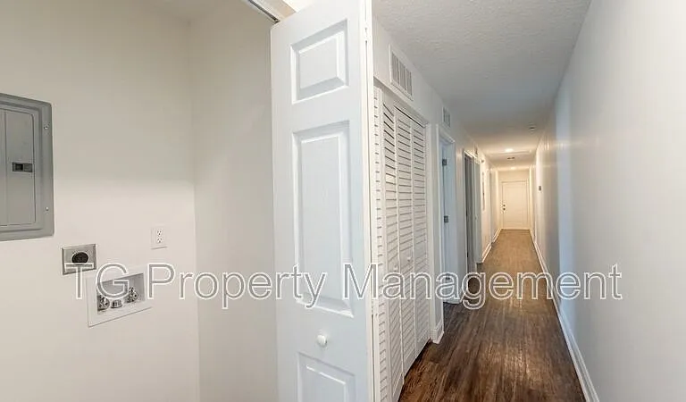 1756 Lane Ave S #1 — Photo 6