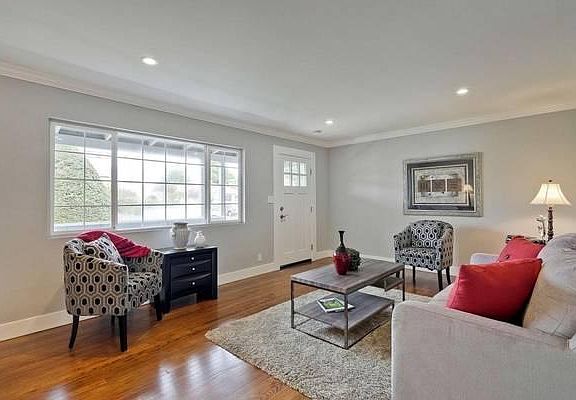 5th image of 352 Azalia Dr