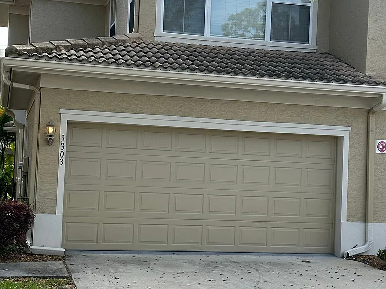 3303 Covered Bridge Dr E — Photo 2