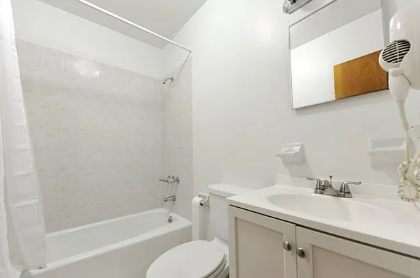 Rented by Eisenberg Exclusives | media 18