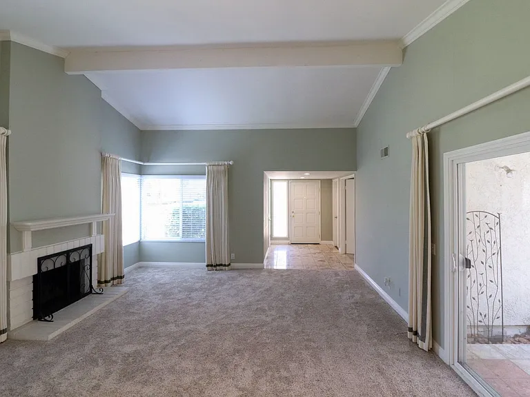 1050 Pacifica Dr — Photo 6
