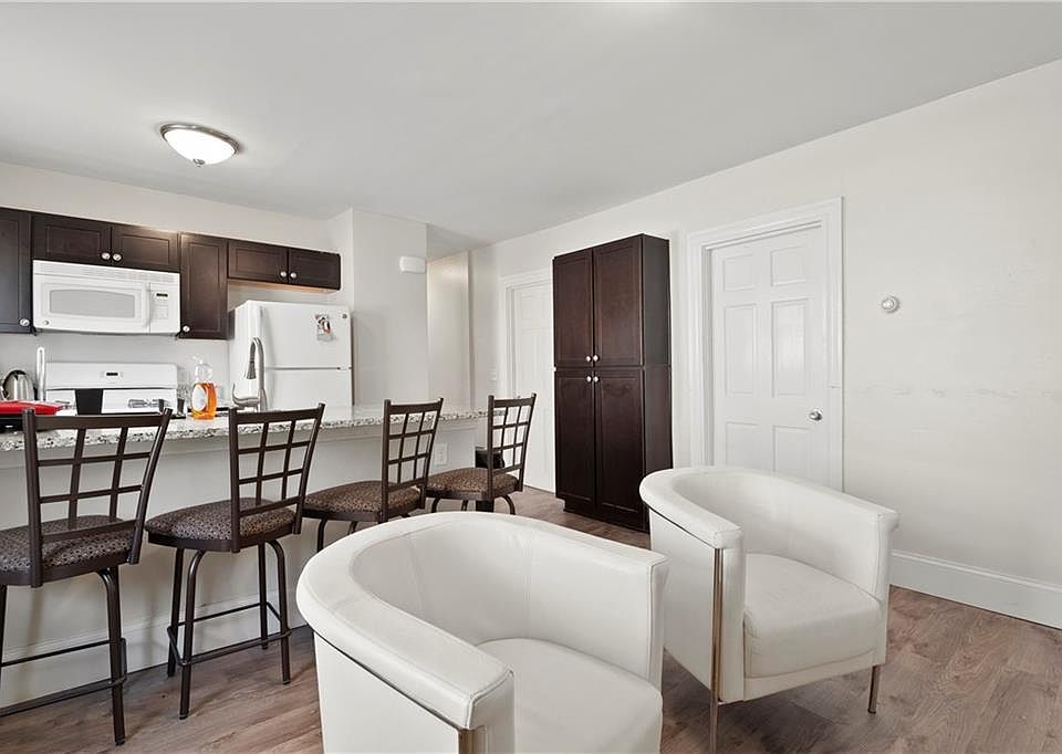 1st image of 16 Governor St #1
