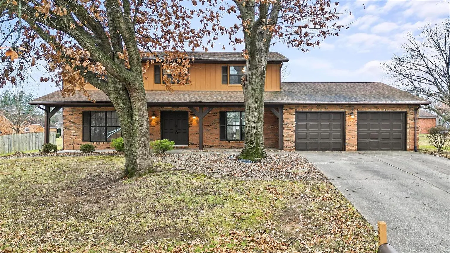 225 Woodridge Dr photo 1