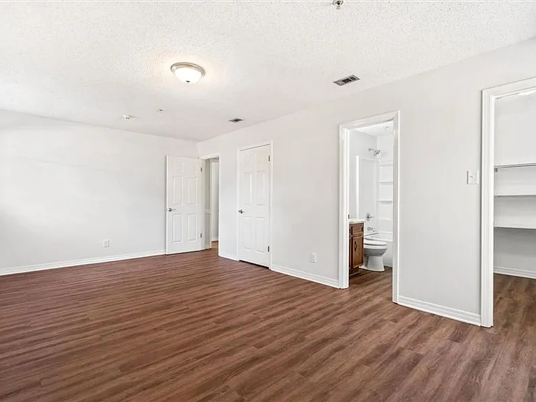 1240 Lynchburg Ct — Photo 14