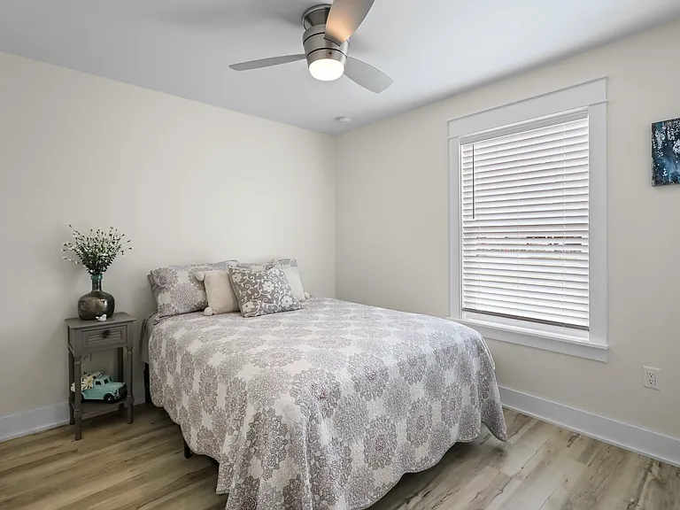 71 E Lafavre Ln — Photo 21