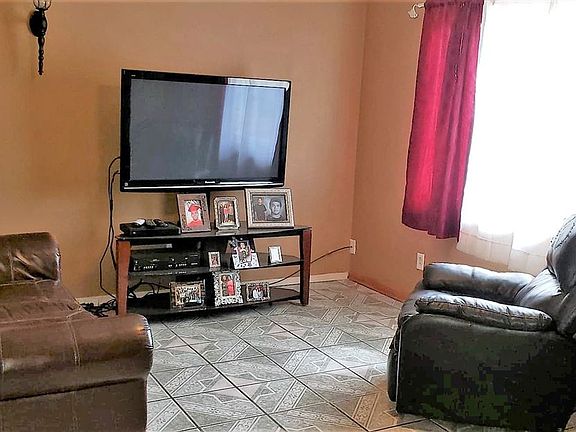 4th image of 713 N Greenwood Dr