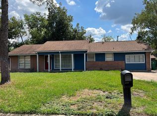 605 Holly St, Angleton, TX 77515