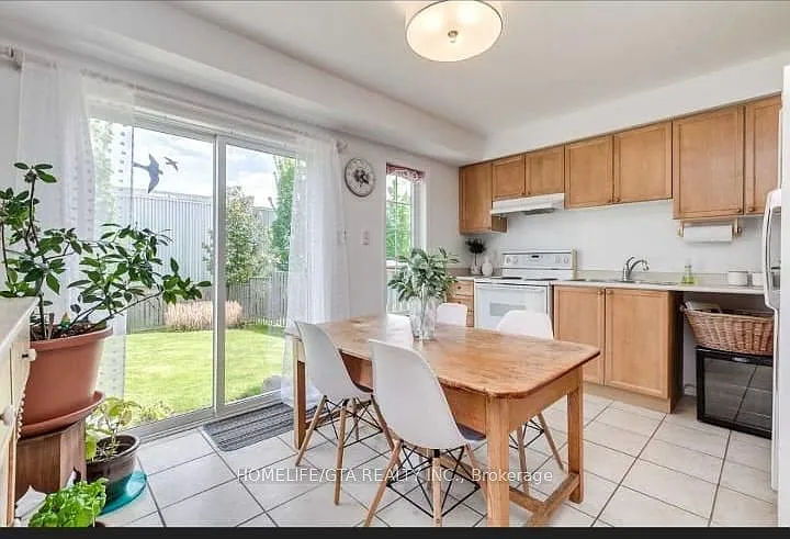 25 Haverhill Cres — Photo 6