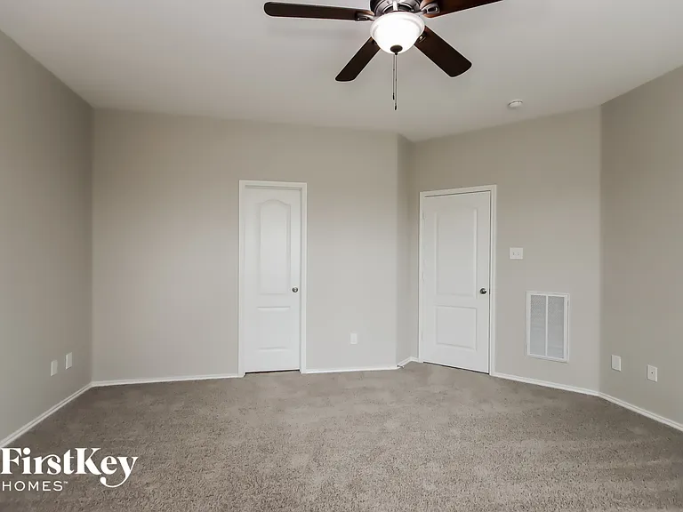 2526 Cold River Dr — Photo 9