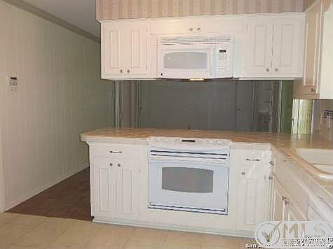 5th image of 2910 Burnside Dr