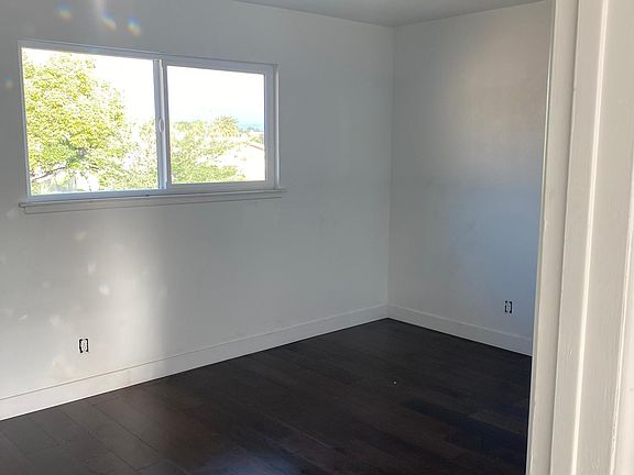 5th image of 9649 Briarwood Ave