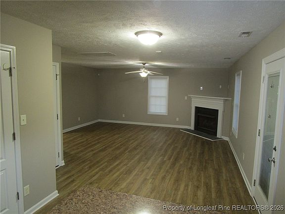 3rd image of 1442 Vandenberg Dr