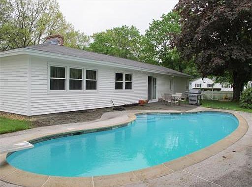 4th image of 3 Sherwood Dr