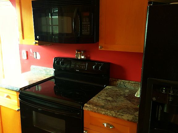 5th image of 816 Beach Ave