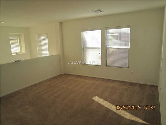 4th image of 928 Percy Arms St