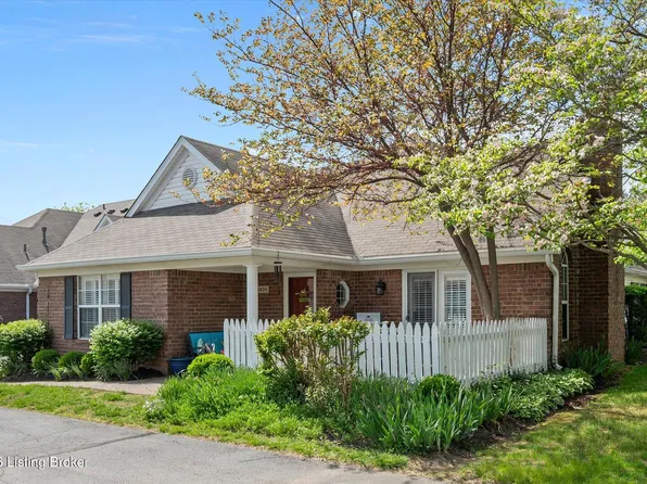 8405 Fox Pointe Pl, Lyndon, KY 40242