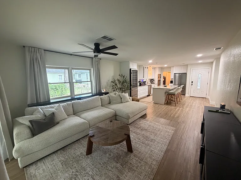 5645 Orange Grove Ave — Photo 14