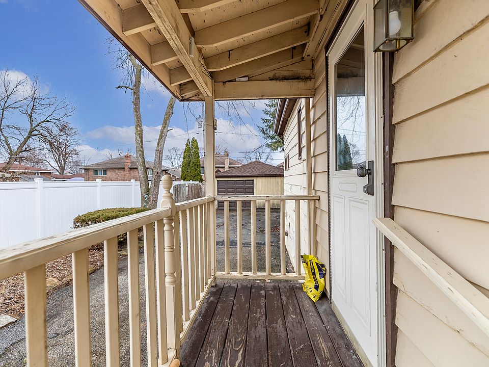 2nd image of 6212 W 92nd Pl