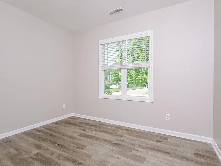 257 E Wilson St — Photo 13