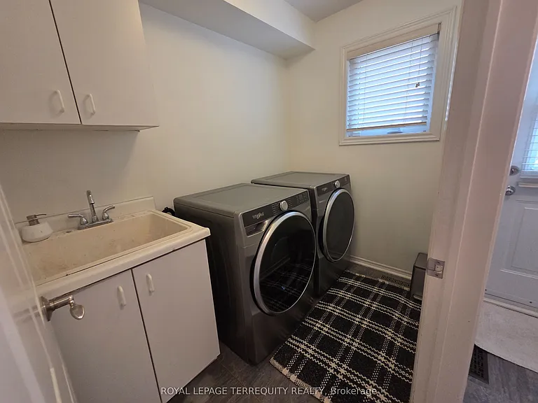 59 Foxhill Dr — Photo 42