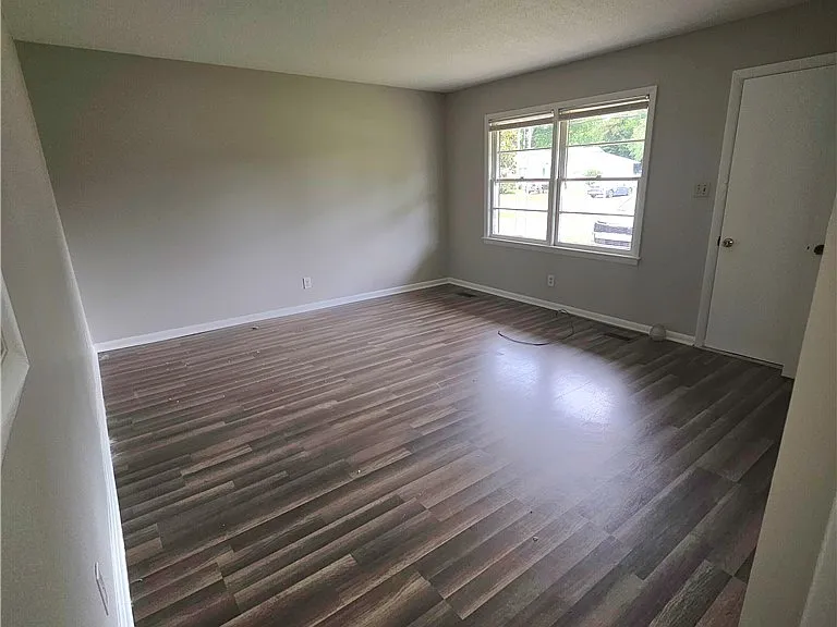 434 Homestead Dr — Photo 3