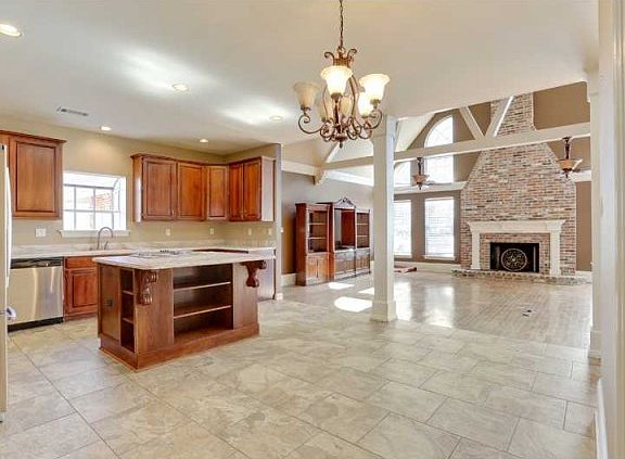 5th image of 1208 Lake Louise Dr