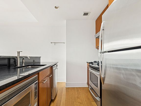 5th image of 446 Kent Ave APT 8C