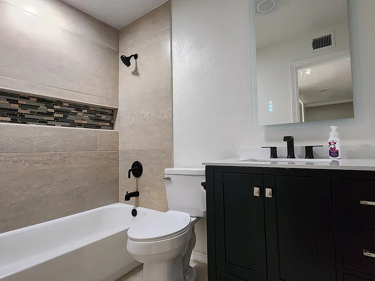 431 W Redd Rd — Photo 10