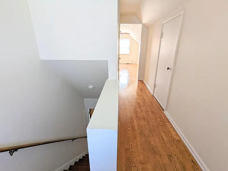 3113 Silverdale Ave — Photo 10