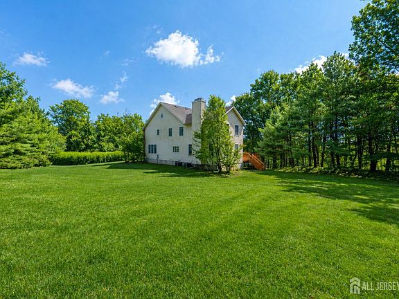 2nd image of 20 Sleepy Hollow Rd