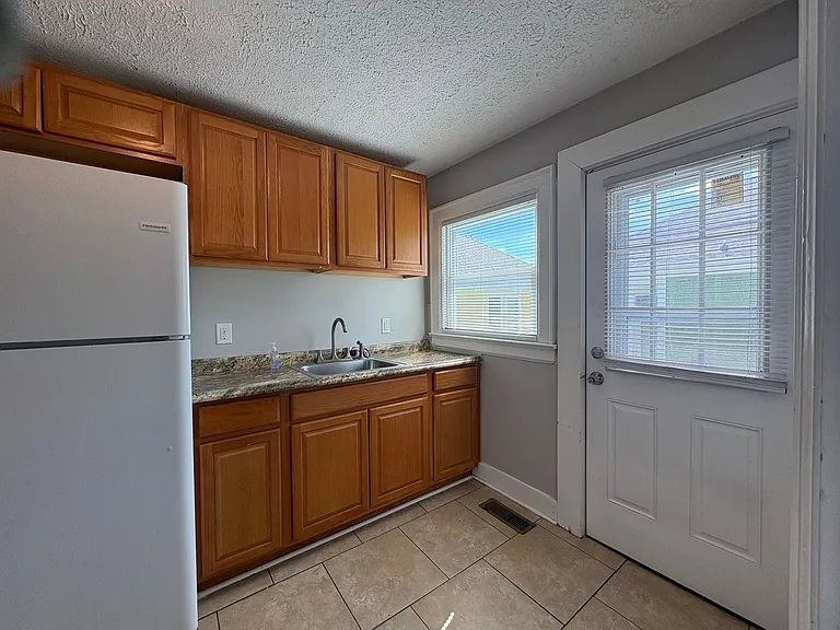 2103 Vance Ave — Photo 8