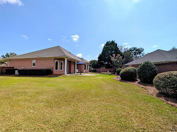 4th image of 100 Orchard Ln