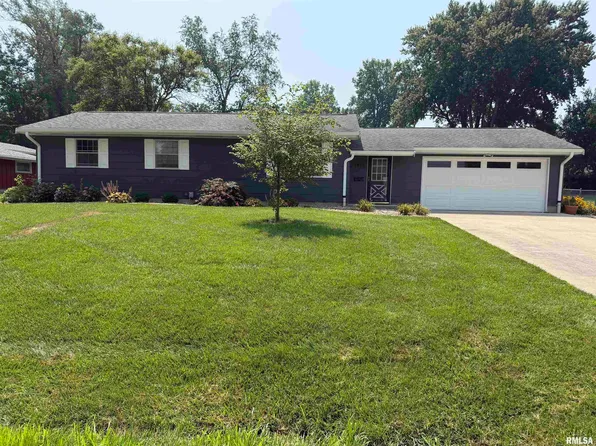 1915 Plum St, Jacksonville, IL 62650