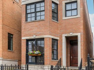 1723 W Wolfram St, Chicago, IL 60657