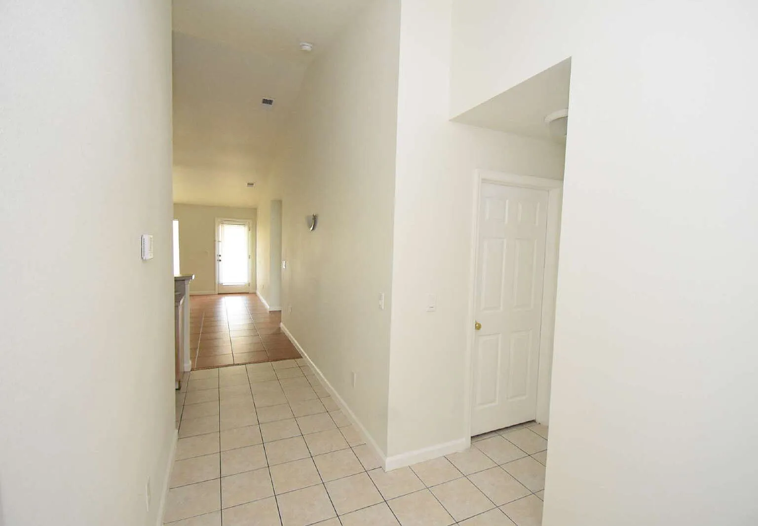 3 bed, 2.0 bath, 1214 sqft, $1,675 — Photo 3